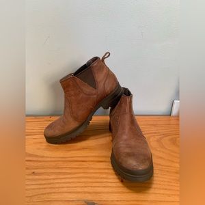 Merrell leather ankle booties 9